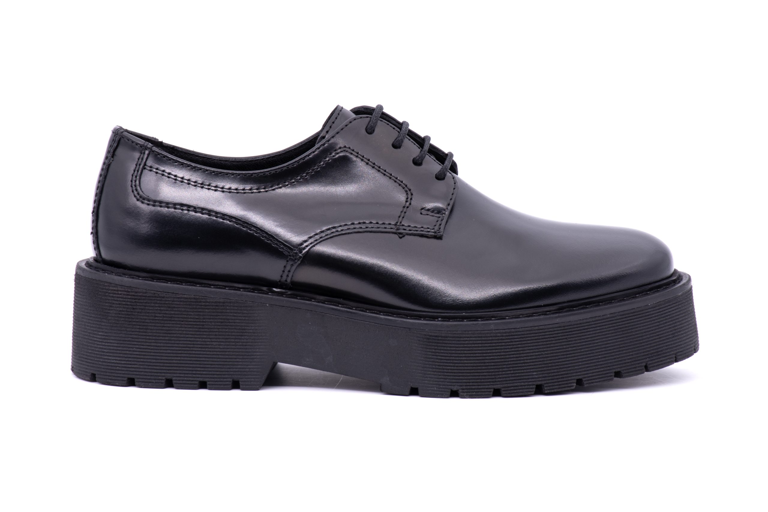 Derby in Pelle Lucida