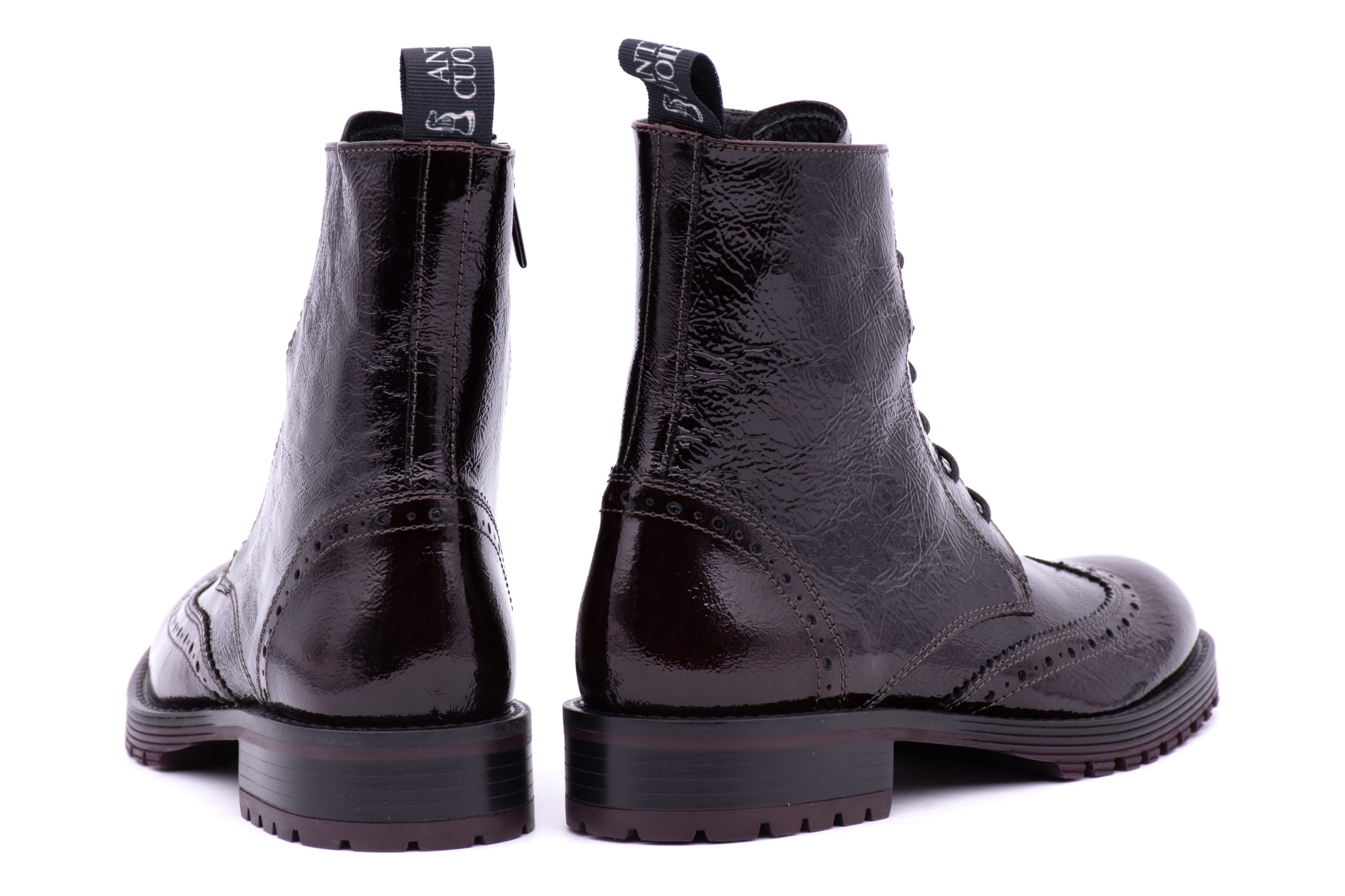 Stivaletto Stringato in Vernice