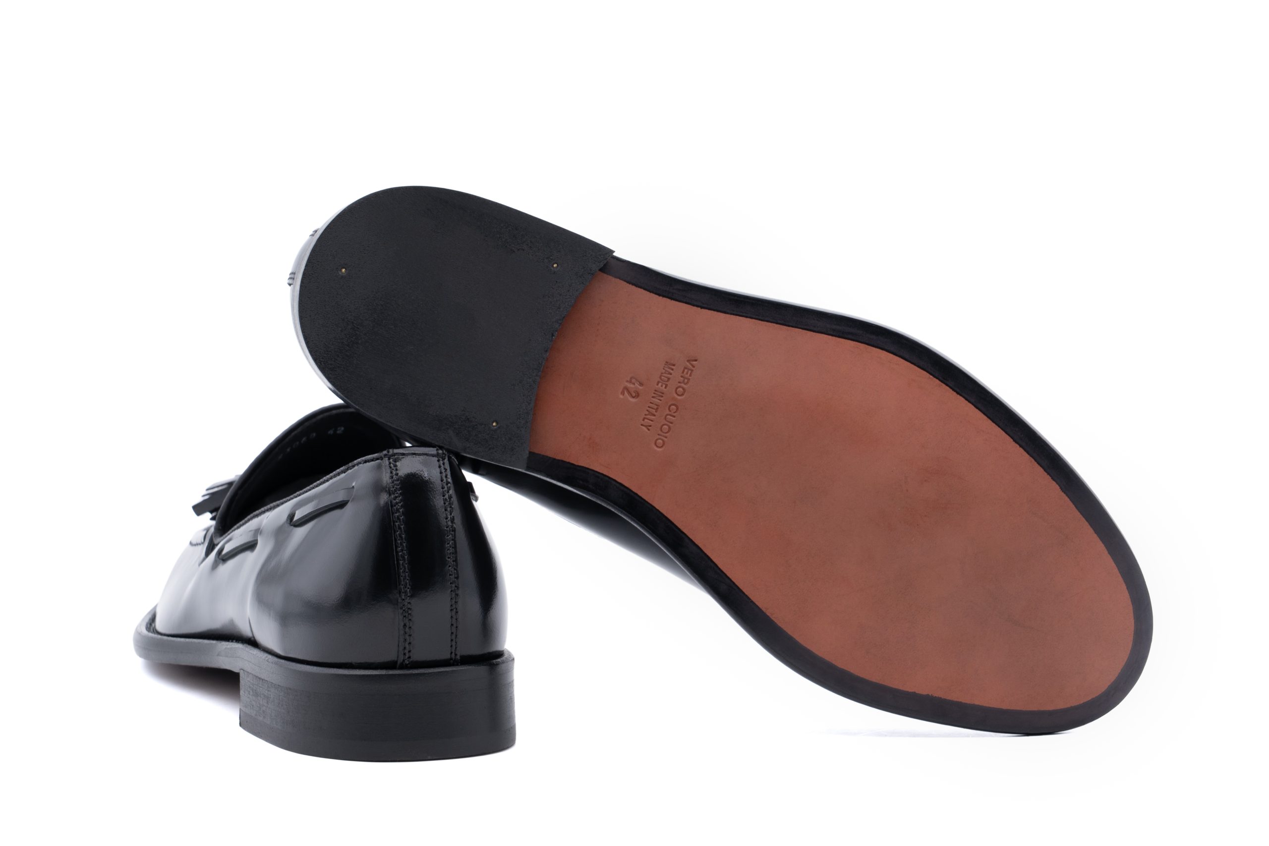 Mocassino con nappine in spazzolato